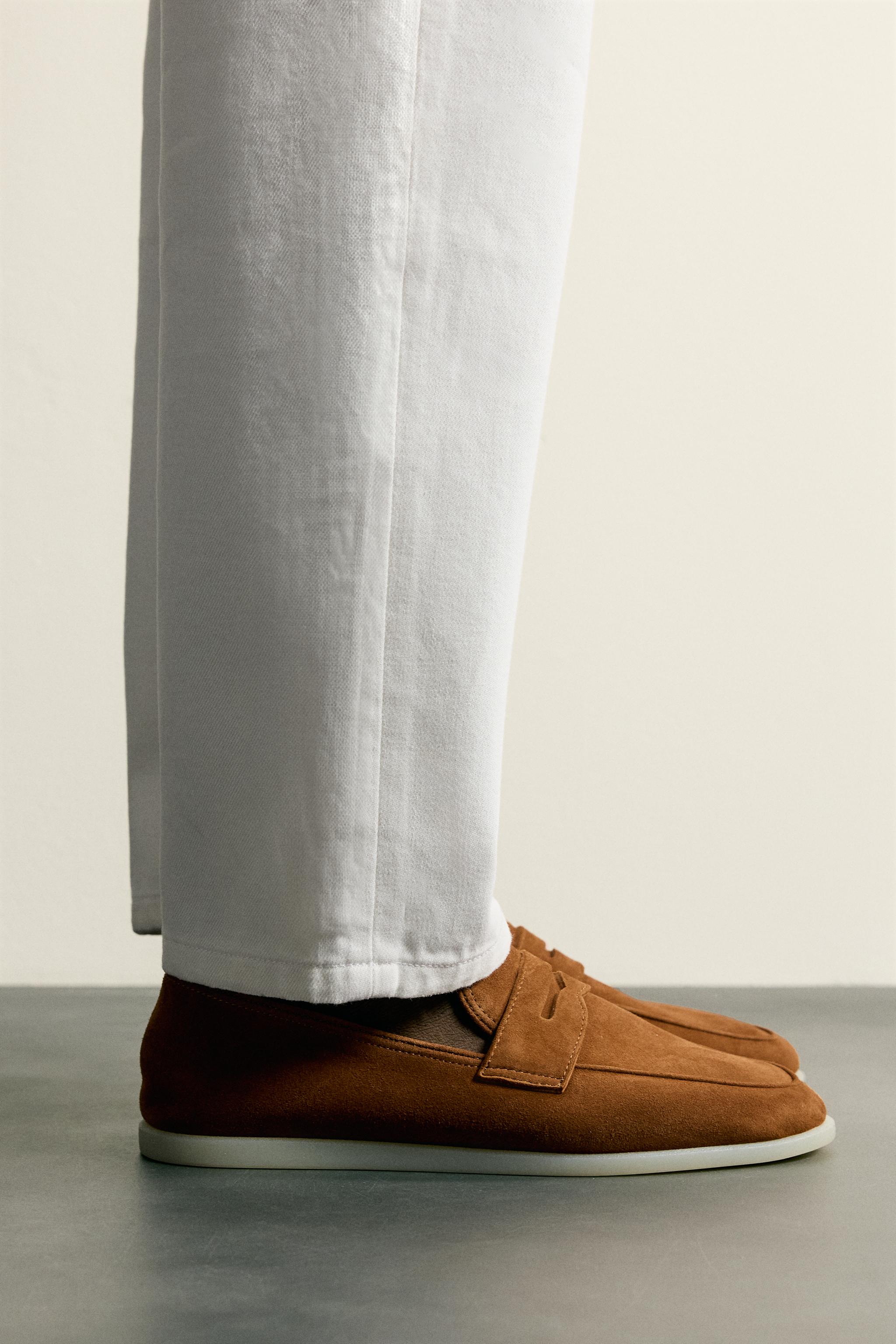 CASUAL LEATHER LOAFERS